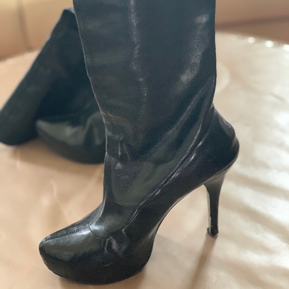 Black Boots